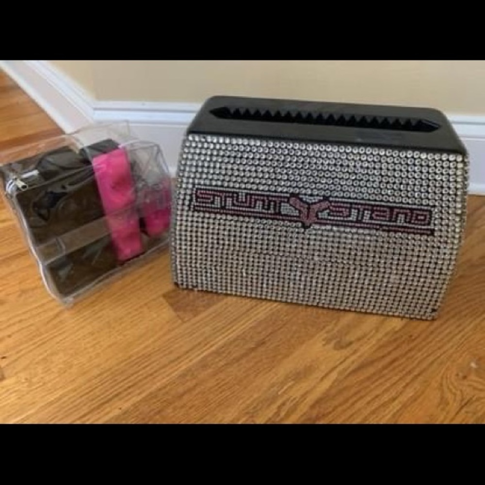 Rhinestone Stunt Stand